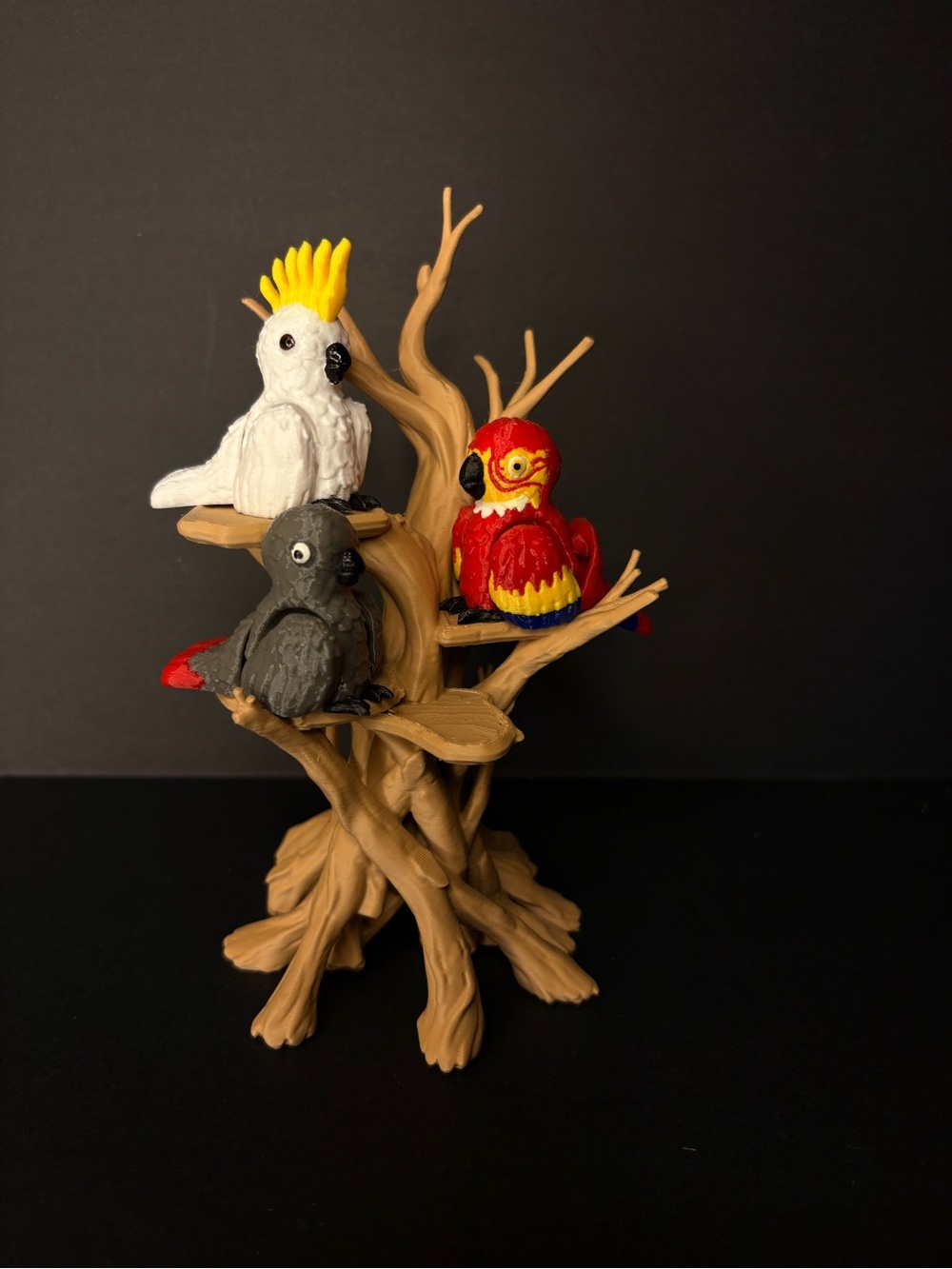 Play pretend pet birds with tree stand